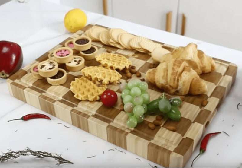 Planche a decouper damier présentoire