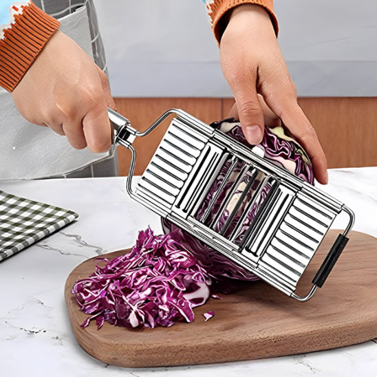 mandoline japonaise tranche un chou rouge