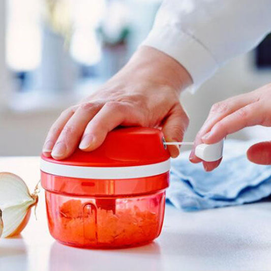 Mini hachoir manuel : l’arme secrète des cuisines rapides et futées