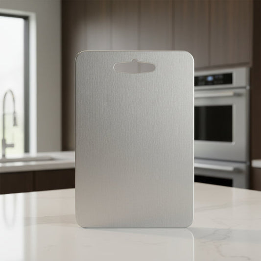 Titane ou inox : choisir une planche à découper haut de gamme, un vrai investissement pour la santé