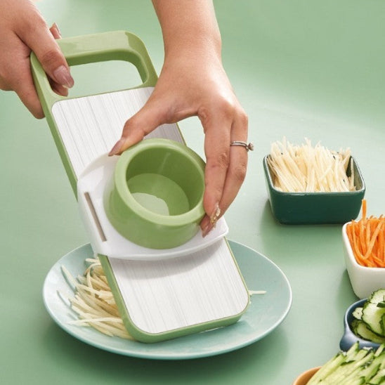 mandoline cuisine fait des juliennes de légumes