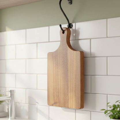 planche à découper en bois avec trou de suspension