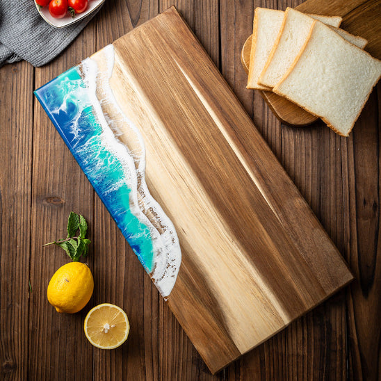 planche a decouper resine epoxy sur table