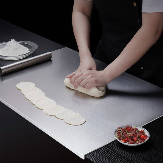 planche à découper sur plan de travail surface non poreuse