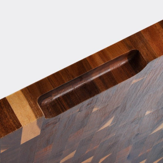 planche en bois à découper avec poignée encastrée