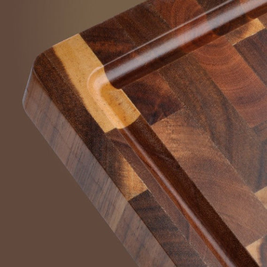 planche en bois à découper avec rainure profonde